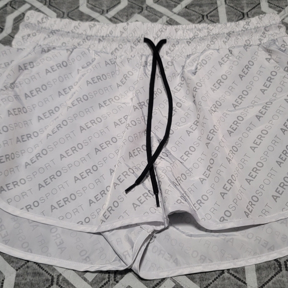 Shorts - Picture 2 of 4